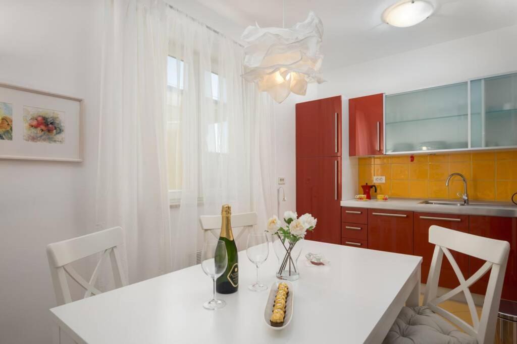 Duplex + Garage Apartment Rovinj Luaran gambar